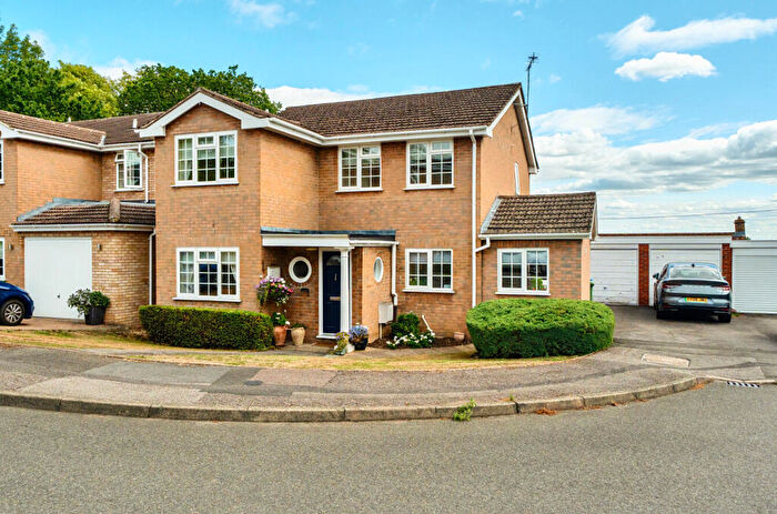 4 Bedroom Detached House For Sale In Minchin Green, Binfield, Bracknell, Berkshire, RG42