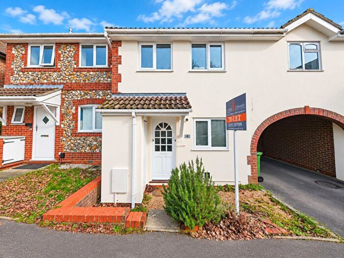 2 Bedroom Terraced House To Rent In Crossbill Close, Horndean, PO8