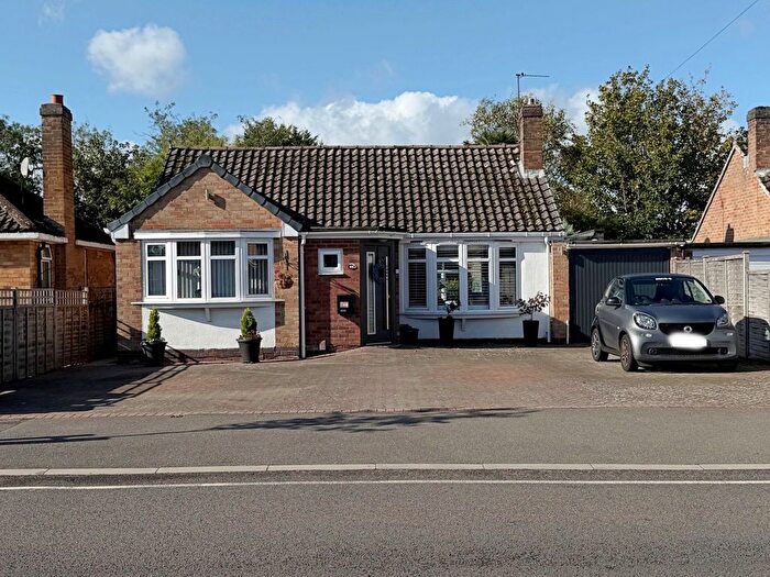3 Bedroom Detached Bungalow For Sale In Farmer Ward Road, Kenilworth, CV8