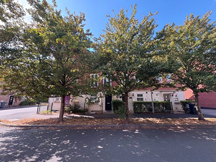 3 Bedroom Town House To Rent In Aitchison Avenue, Nottingham, NG15