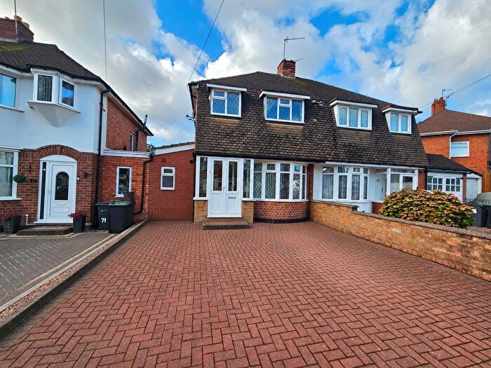 3 Bedroom Semi-Detached House For Sale In Hollydale Road, Erdington, B24