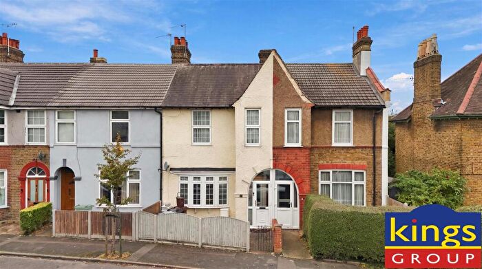 3 Bedroom Terraced House For Sale In Thorpe Crescent, Walthamstow, E17