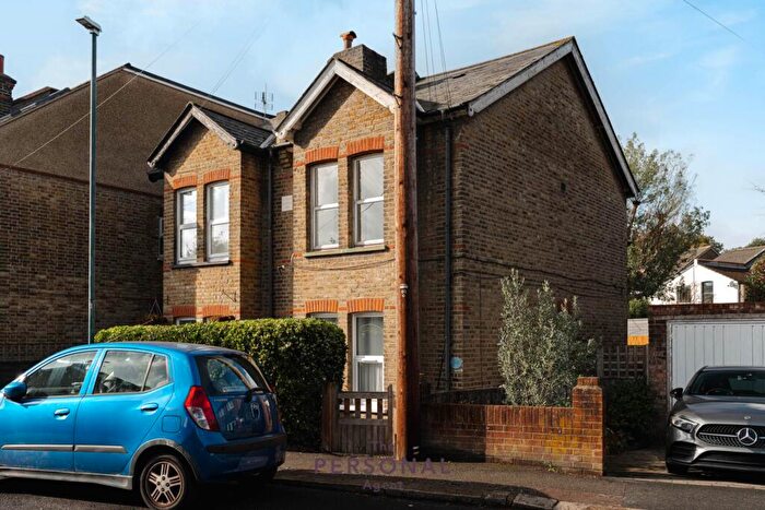 1 Bedroom Flat To Rent In Shorts Road, SM5