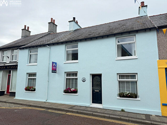 8 Bedroom Terraced House For Sale In High Street, Cemaes Bay, Anglesey, LL67