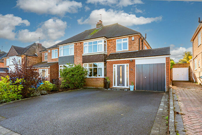 3 Bedroom Semi-Detached House For Sale In Ridge Road, Kingswinford, DY6