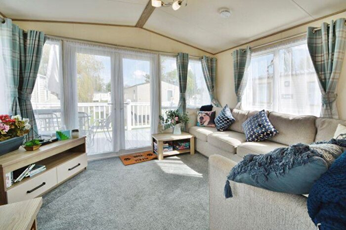 3 Bedroom Lodge For Sale In Mallard Lake, Cotswold Hoburne, Cotswold Water Park, GL7