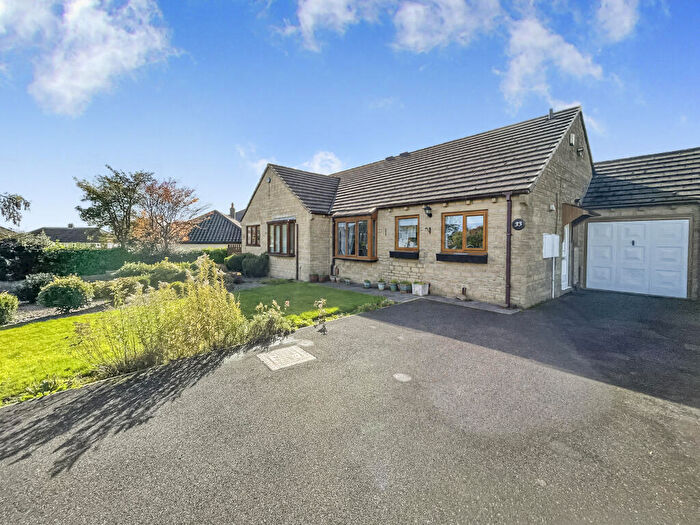 2 Bedroom Semi-Detached Bungalow For Sale In Moor Park Avenue, Beaumont Park, Huddersfield, Kirklees, HD4