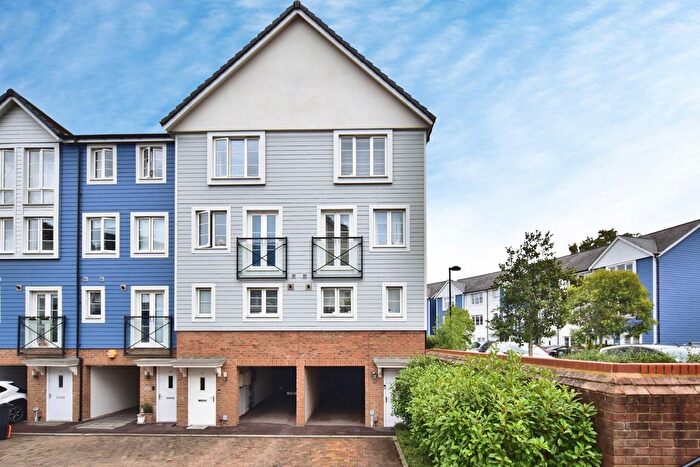 4 Bedroom End Of Terrace House For Sale In Crabapple Road, Tonbridge, Kent, TN9
