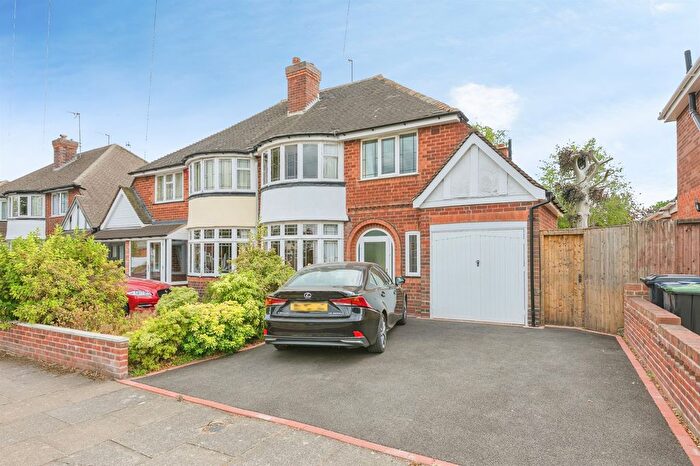 3 Bedroom Semi-Detached House For Sale In Beeches Drive, Birmingham, B24