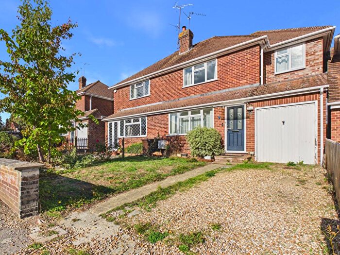3 Bedroom Semi-Detached House For Sale In Hartsbourne Road, Earley, RG6