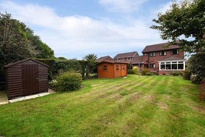 4 Bedroom Detached House For Sale In Lyndale Avenue, Edenthorpe, Doncaster, DN3