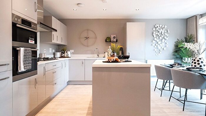 4 Bedroom Detached House For Sale In Old Ashford Road, Lenham, Kent, ME17