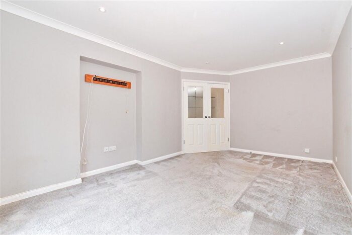 3 Bedroom Detached Bungalow For Sale In Bell Way, Kingswood, Kent, ME17