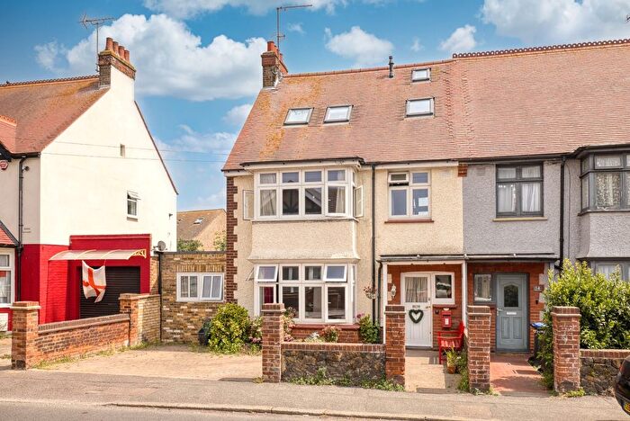 5 Bedroom Semi-Detached House For Sale In Beacon Road, Broadstairs, Kent, CT10