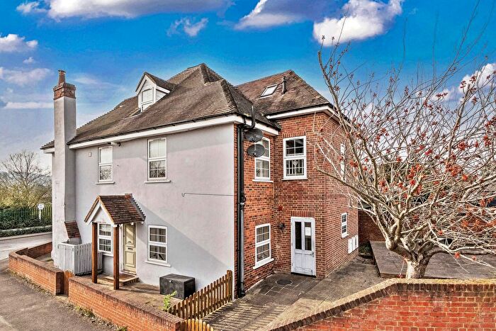 2 Bedroom Flat For Sale In C Sloane Close, Goring On Thames, RG8