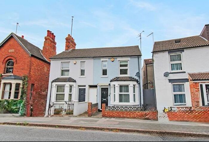 3 Bedroom Semi-Detached House For Sale In Victoria Road, Bletchley, Milton Keynes, Buckinghamshire, MK2