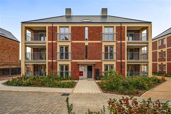 2 Bedroom Flat To Rent In Bedroom Property In Jenyns Drive, Cambridge, CB3