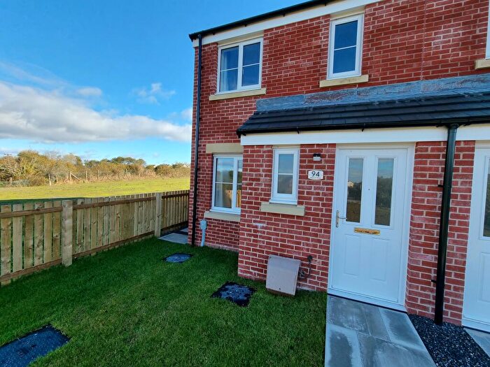 2 Bedroom End Of Terrace House To Rent In Heol Y Plas, Kidwelly, SA17