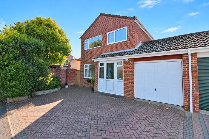 3 Bedroom Link Detached House For Sale In Fury Way, Hill Head, Fareham, PO14