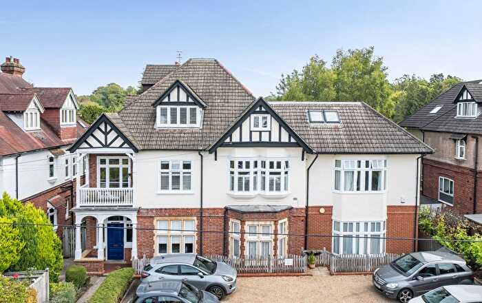 2 Bedroom Flat For Sale In Warwick Park, Tunbridge Wells, TN2