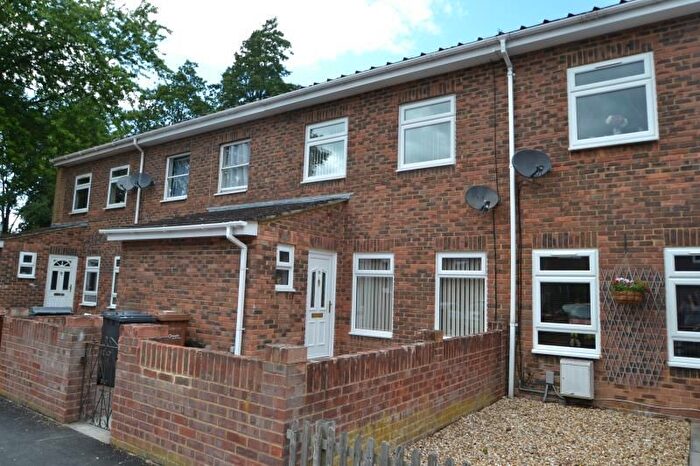 3 Bedroom Terraced House For Sale In Camelot Close, Andover, Hampshire, SP10