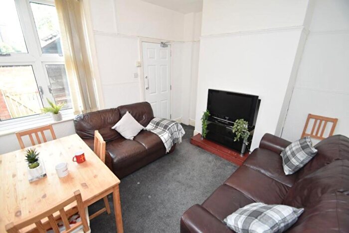 4 Bedroom House To Rent In Mayorswell Field, Durham, DH1