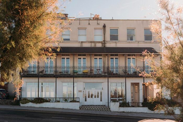 2 Bedroom Flat For Sale In Fort Hill, Margate, Kent, CT9