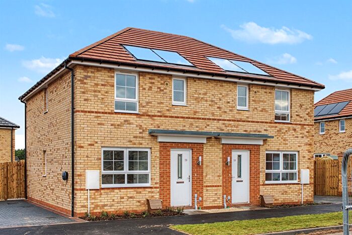 3 Bedroom Semi-Detached House For Sale In Baulk Lane, Harworth, DN11
