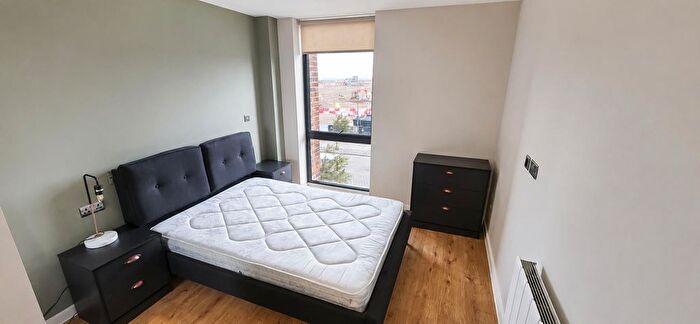 2 Bedroom Flat To Rent In Jesse Hartley Way, Liverpool, L3