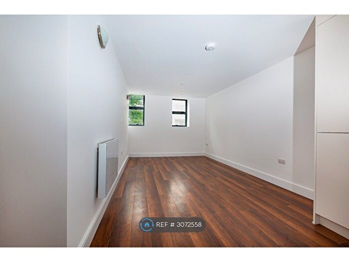 1 Bedroom Flat To Rent In Howard St, Bedford, MK40