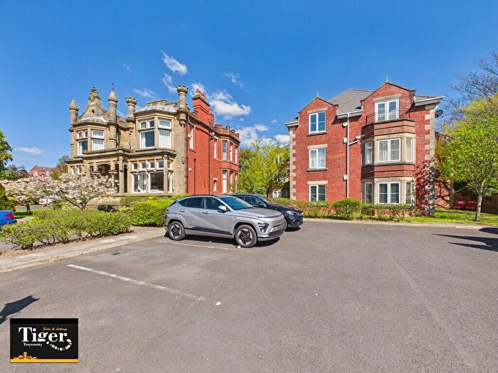 2 Bedroom Flat For Sale In Whitegate Drive, Blackpool, FY3