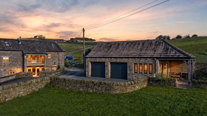 4 Bedroom Semi-Detached House For Sale In Keighley Road, Laneshawbridge, BB8
