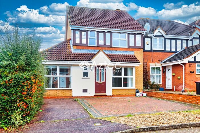 4 Bedroom Detached House For Sale In Heydon Court, Bradville, Milton Keynes, MK13