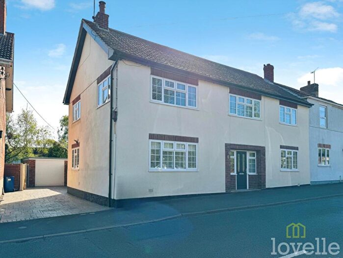 4 Bedroom Semi-Detached House For Sale In Crooked Billet Street, Morton, DN21