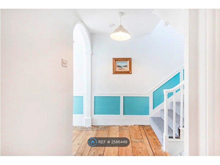 3 Bedroom Terraced House To Rent In Clifton Street, London, CT9