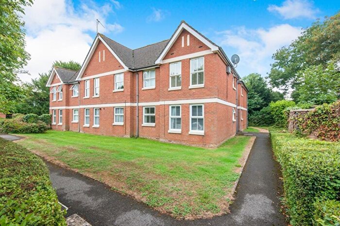 1 Bedroom Flat For Sale In Balmoral Court, Regents Park Road, Southampton, Hampshire, SO15