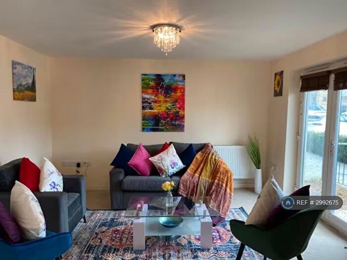 2 Bedroom Flat To Rent In Circus Drive, Cambridge, CB4