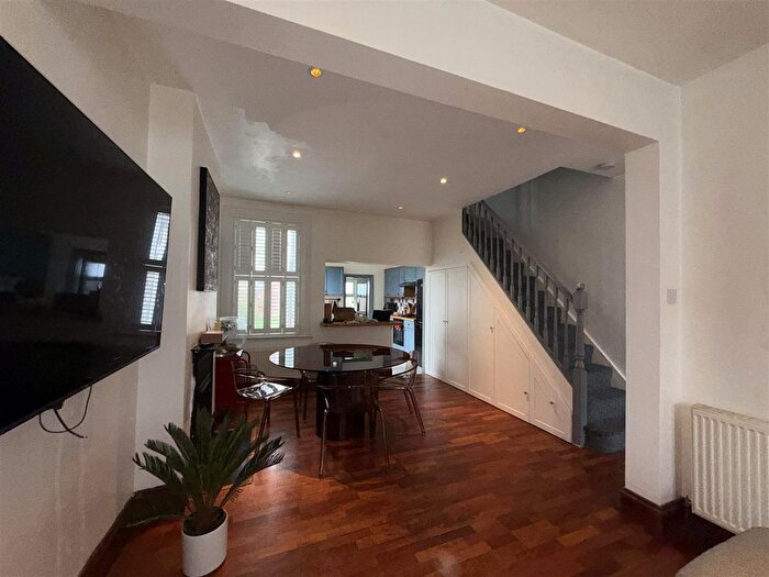 4 Bedroom Property To Rent In Palace Road, London, N11