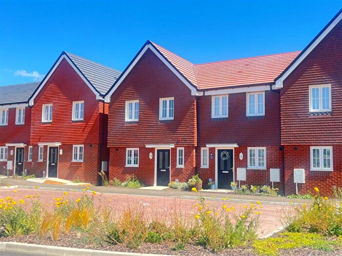 3 Bedroom End Of Terrace House For Sale In Maddoxford Gardens, Boorley Green, SO32