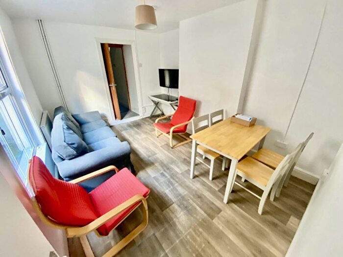 4 Bedroom Property To Rent In Gwydr Crescent, Uplands, Swansea, SA2