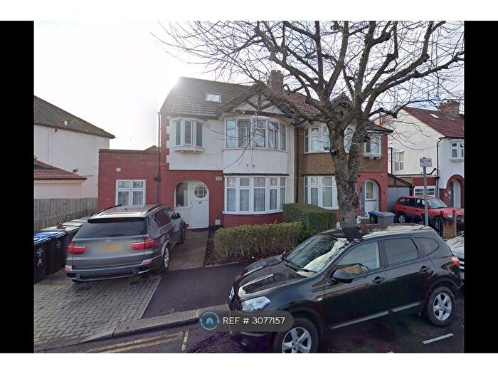 3 Bedroom Flat To Rent In Geary Road, London, NW10