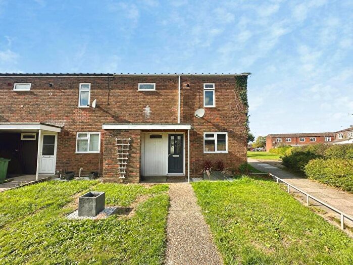 3 Bedroom End Of Terrace House For Sale In Anglesey Close, Basingstoke, Hampshire, RG24
