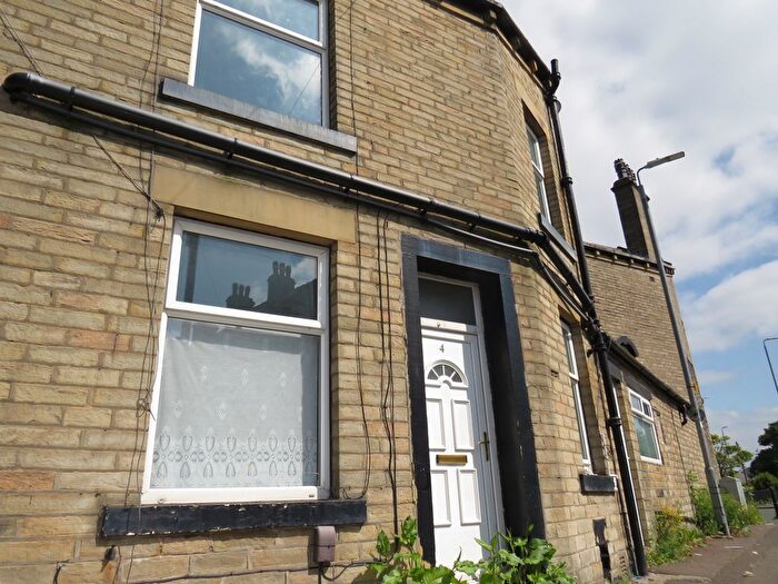 3 Bedroom Property To Rent In Clay Pits Lane, Halifax, HX1