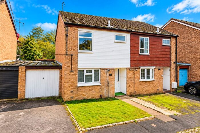 3 Bedroom Semi-Detached House For Sale In Farm Lodge Grove, Malinslee, TF3