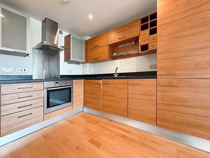 1 Bedroom Flat To Rent In Clarence House, The Boulevard, Leeds, LS10
