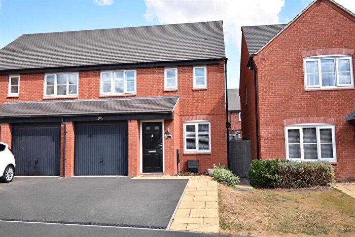 3 Bedroom Semi-Detached House For Sale In Amberley Close, Chellaston, Derby, DE73