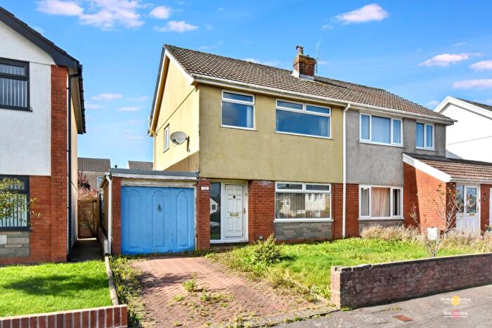 3 Bedroom Semi-Detached House For Sale In Plas Newydd, Grovesend, Swansea, West Glamorgan, SA4