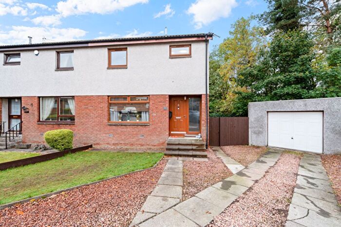 3 Bedroom Semi-Detached House For Sale In Prestonhall Avenue, Glenrothes, KY7