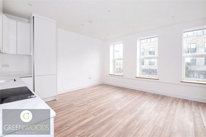 2 Bedroom Flat To Rent In Heath Road, Twickenham, Middlesex, TW1