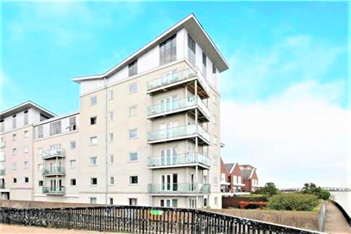 3 Bedroom Apartment For Sale In The Reflection, Woolwich Manor Way, E16